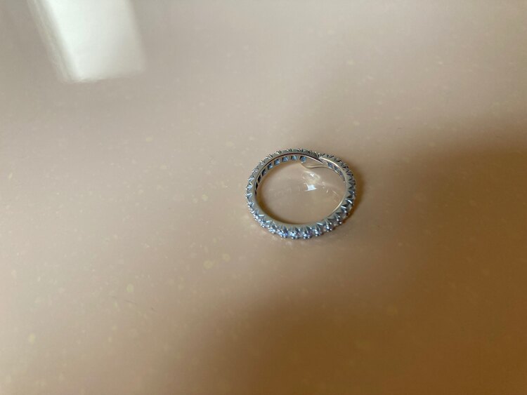 ハリーウィンストン　リボン・バンドリング（宝石）の商品画像 - 査定依頼日：2024年12月23日 - 最高査定価格：400,000円