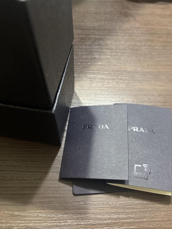 チャーム（ブランド財布・小物）の商品画像 - 査定依頼日：2025年8月27日 - 最高査定価格：10,000円