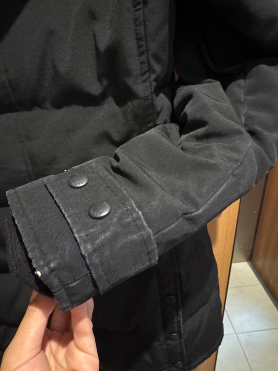 カナダグース（古着・ファッション）の商品画像 - 査定依頼日：2025年10月22日 - 最高査定価格：4,000円