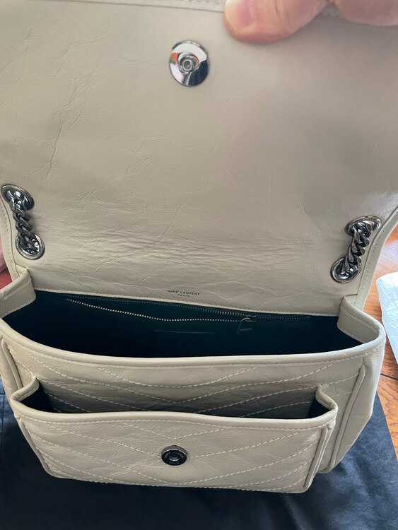 イブサンローラン  （ブランドバッグ）の商品画像 - 査定依頼日：2025年5月5日 - 最高査定価格：60,000円