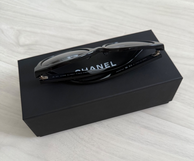 CHANEL シャネル サングラス 5458 レディース ボストン型 フルリム セルフレーム メタルロゴ アイウェア（古着・ファッション）の商品画像 - 査定依頼日：2026年8月15日 - 最高査定価格：6,000円