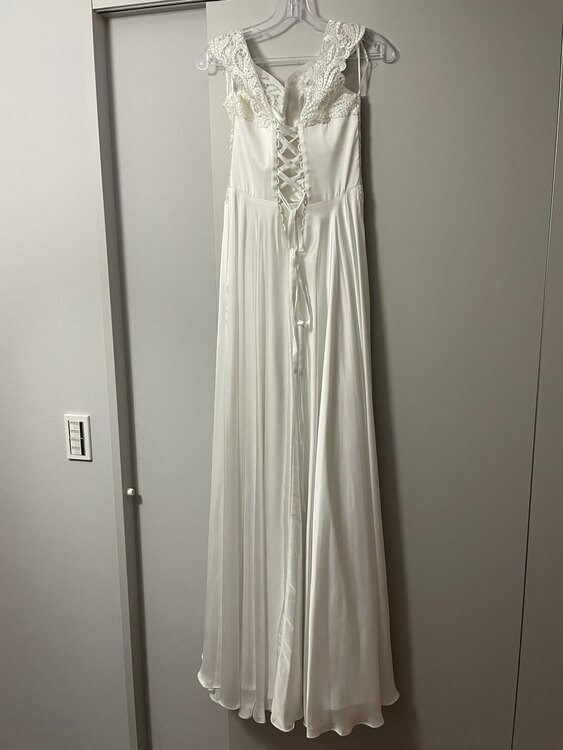 ウエディングドレス（古着・ファッション）の商品画像 - 査定依頼日：2025年2月20日 - 最高査定価格：500円