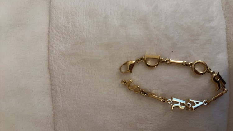 DIOR ブレスレット（金・貴金属）の商品画像 - 査定依頼日：2025年9月20日 - 最高査定価格：10,000円