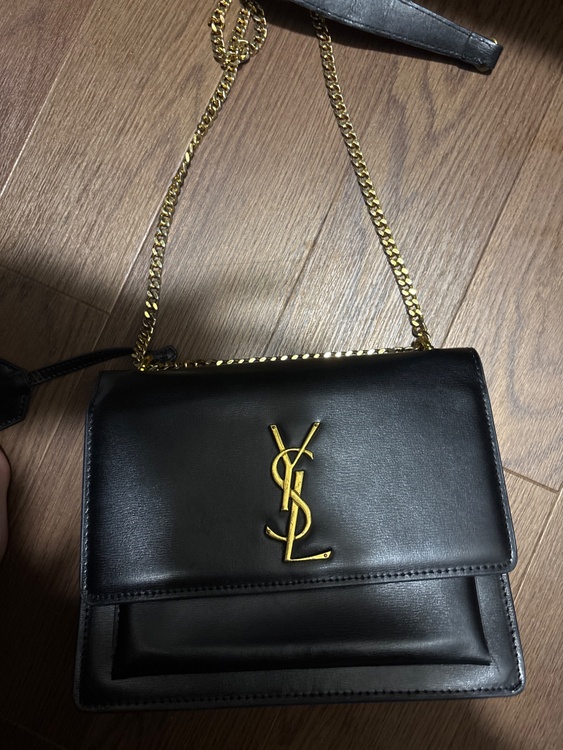 イブサンローラン  （ブランドバッグ）の商品画像 - 査定依頼日：2026年4月3日 - 最高査定価格：160,000円