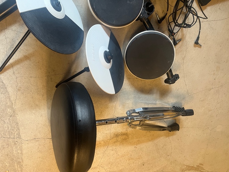 TD-1KV Roland（ピアノ・楽器・PA機材）の商品画像 - 査定依頼日：2026年9月5日 - 最高査定価格：4,000円