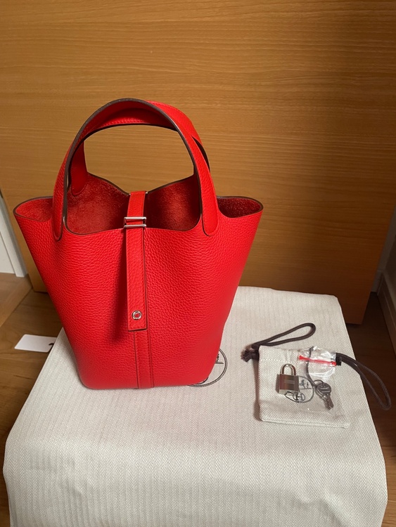 ピコタンロックPM（ブランドバッグ）の商品画像 - 査定依頼日：2026年10月5日 - 最高査定価格：550,000円