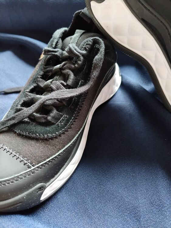 スニーカー（古着・ファッション）の商品画像 - 査定依頼日：2025年9月21日 - 最高査定価格：14,000円