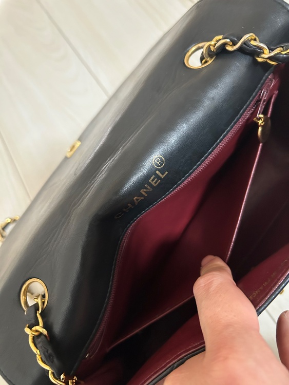 ダイアナフラップ25cm（ブランドバッグ）の商品画像 - 査定依頼日：2025年12月10日 - 最高査定価格：1,250,000円