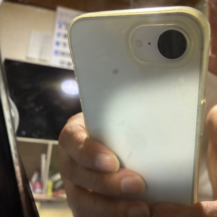iPhone iPhone 16e 128GB au（スマホ）の商品画像 - 査定依頼日：2026年8月3日 - 最高査定価格：59,000円