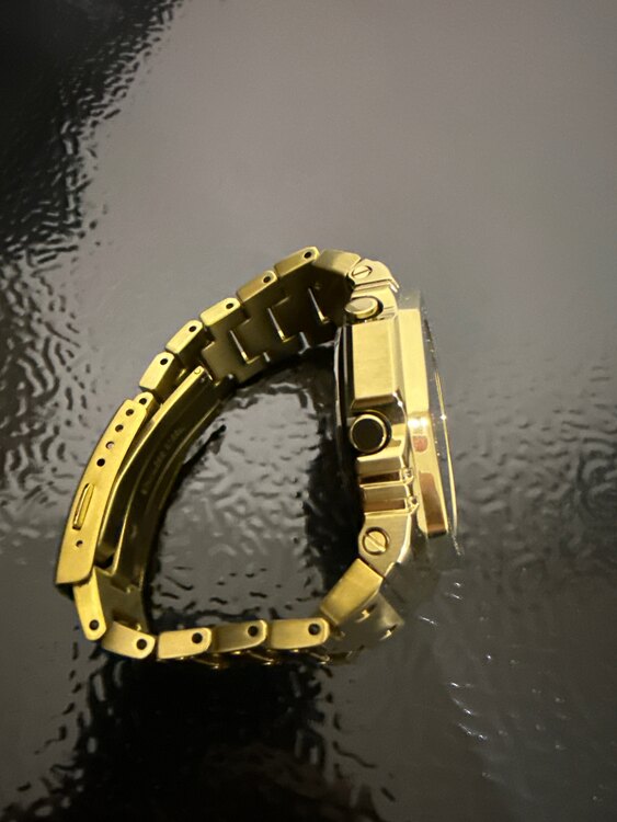 G-SHOCK その他 GM-B2100GD-9AJf（高級時計）の商品画像 - 査定依頼日：2025年5月8日 - 最高査定価格：21,000円