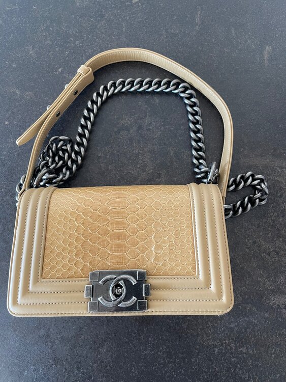 シャネル ボーイシャネル （ブランドバッグ）の商品画像 - 査定依頼日：2025年5月3日 - 最高査定価格：300,000円