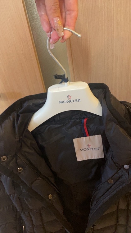 モンクレール　エルミンヌ ダウンコート（古着・ファッション）の商品画像 - 査定依頼日：2025年12月24日 - 最高査定価格：98,000円