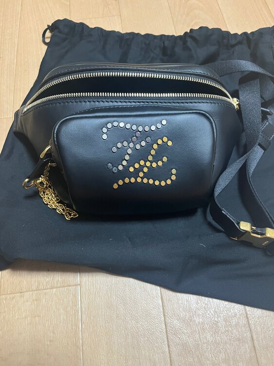 フェンディ  （ブランドバッグ）の商品画像 - 査定依頼日：2025年5月3日 - 最高査定価格：83,000円