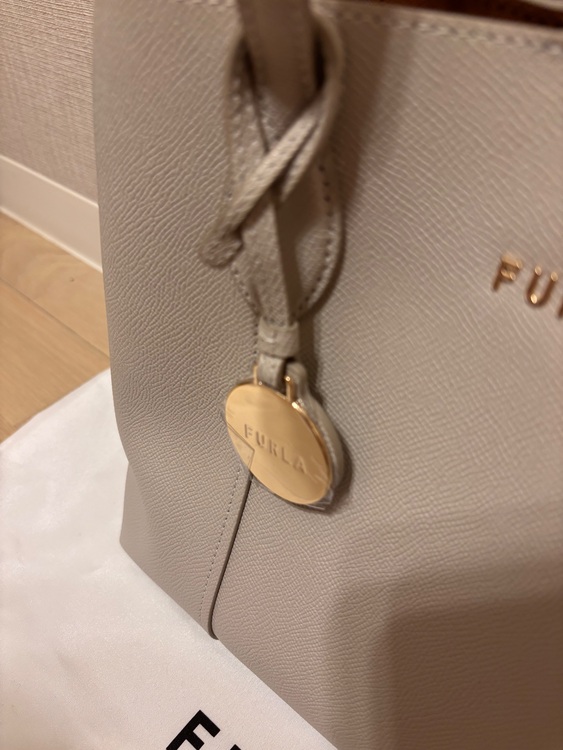 フルラ　トートバッグ（ブランドバッグ）の商品画像 - 査定依頼日：2025年8月7日 - 最高査定価格：3,000円