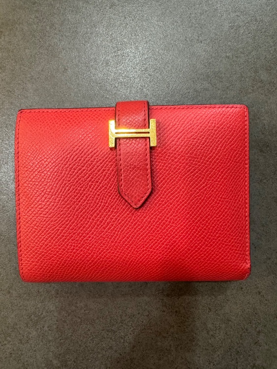 エルメスべアンコンパクト（ブランド財布・小物）の商品画像 - 査定依頼日：2025年9月7日 - 最高査定価格：11,000円