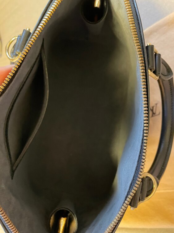 ルイヴィトン エピ （ブランドバッグ）の商品画像 - 査定依頼日：2024年5月31日 - 最高査定価格：50,000円