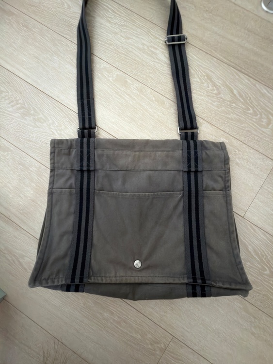 フールトゥ（Fourre-Tout）カバス（ブランドバッグ）の商品画像 - 査定依頼日：2026年4月15日 - 最高査定価格：4,000円