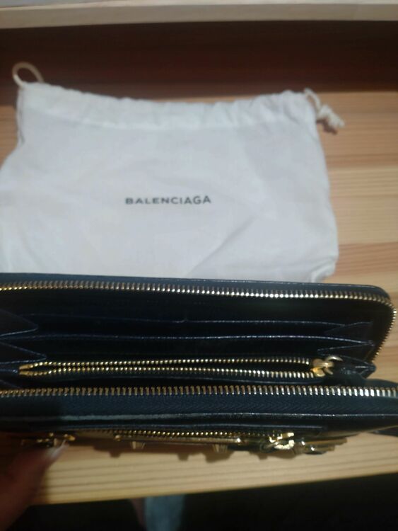 バレンシアガ  （ブランドバッグ）の商品画像 - 査定依頼日：2025年6月25日 - 最高査定価格：23,000円