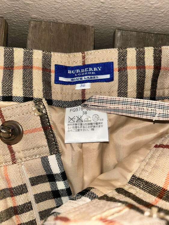 Burberry婦人服（古着・ファッション）の商品画像 - 査定依頼日：2024年11月14日 - 最高査定価格：300円