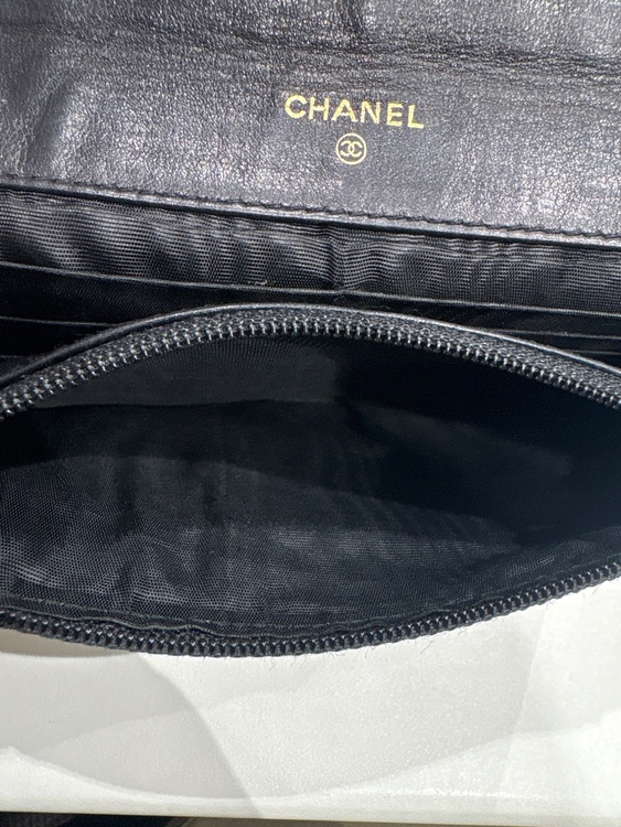 キャビアスキン　ココマーク長財布（ブランド財布・小物）の商品画像 - 査定依頼日：2026年4月5日 - 最高査定価格：25,000円