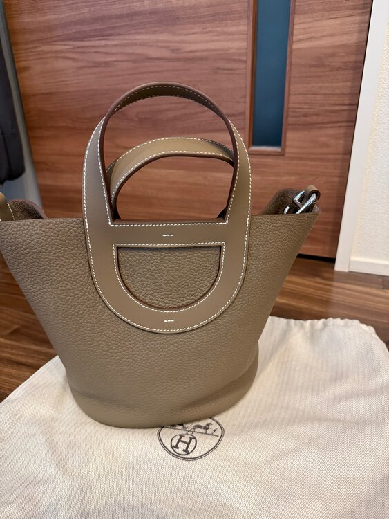 インザループ23（ブランドバッグ）の商品画像 - 査定依頼日：2025年2月20日 - 最高査定価格：560,000円