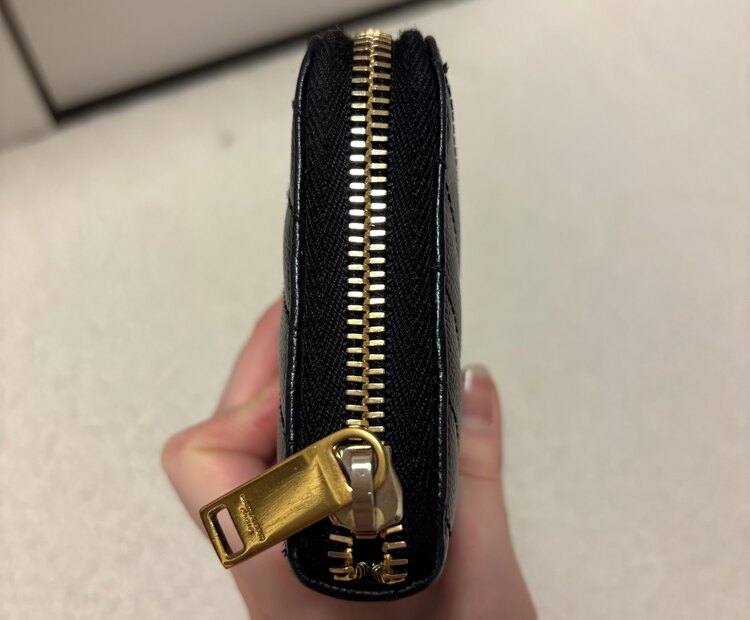 サンローラン　長財布（ブランド財布・小物）の商品画像 - 査定依頼日：2025年3月10日 - 最高査定価格：10,000円