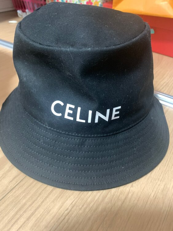 セリーヌバケットハット（古着・ファッション）の商品画像 - 査定依頼日：2025年4月1日 - 最高査定価格：10,000円