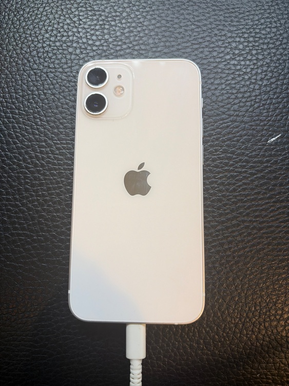 iPhone 12 mini 128GB au（スマホ）の商品画像 - 査定依頼日：2026年3月3日 - 最高査定価格：18,000円