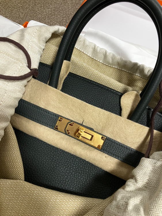 バーキン30ヴェールマングローブ（ブランドバッグ）の商品画像 - 査定依頼日：2025年9月21日 - 最高査定価格：2,600,000円