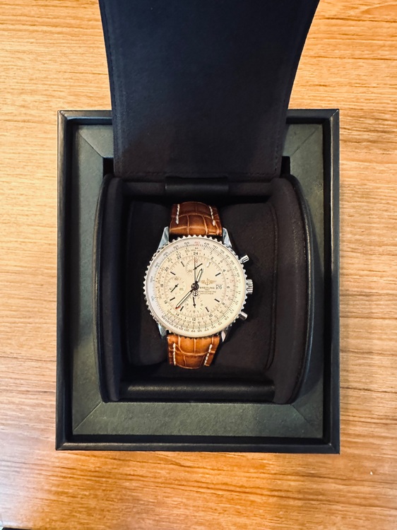 ブライトリングナビタイマークロコ型押し茶革ベルト（高級時計）の商品画像 - 査定依頼日：2025年6月7日 - 最高査定価格：500,000円