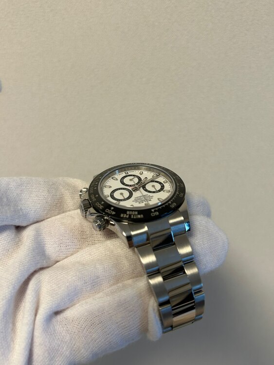 ロレックス デイトナ 116500lm（高級時計）の商品画像 - 査定依頼日：2024年12月26日 - 最高査定価格：3,950,000円