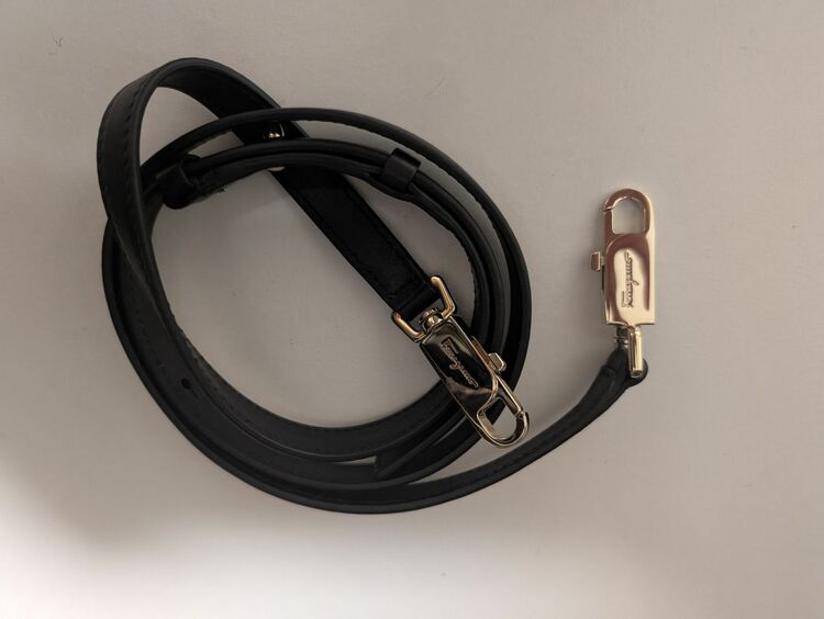 フェラガモハンドバッグ（ブランドバッグ）の商品画像 - 査定依頼日：2025年10月25日 - 最高査定価格：23,000円