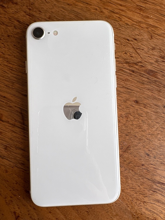 iPhone SE (第 3 世代) 128GB SIMフリー（スマホ）の商品画像 - 査定依頼日：2026年1月18日 - 最高査定価格：25,000円