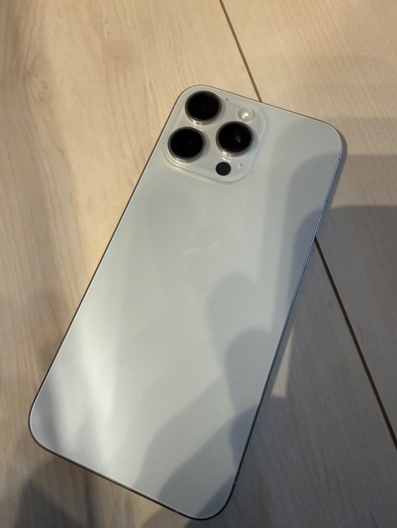 iPhone 15 Pro Max 256GB docomo（スマホ）の商品画像 - 査定依頼日：2025年6月25日 - 最高査定価格：115,000円