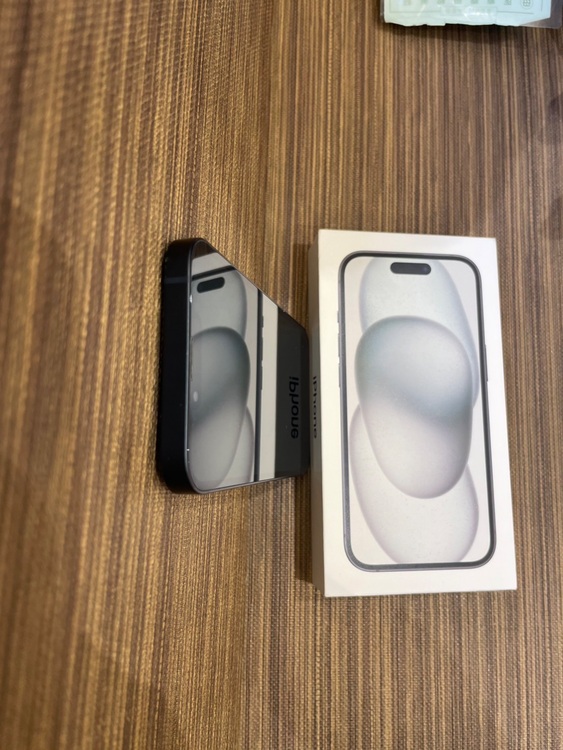 iPhone 13 128GB docomo（スマホ）の商品画像 - 査定依頼日：2025年10月8日 - 最高査定価格：30,000円