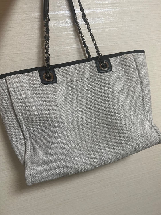 シャネル ドーヴィル トートバッグ　A67001　（ブランドバッグ）の商品画像 - 査定依頼日：2025年8月29日 - 最高査定価格：443,000円