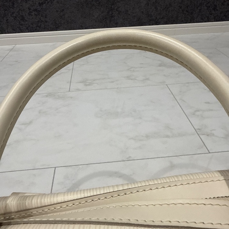 ルイヴィトン エピ （ブランドバッグ）の商品画像 - 査定依頼日：2025年11月11日 - 最高査定価格：60,000円