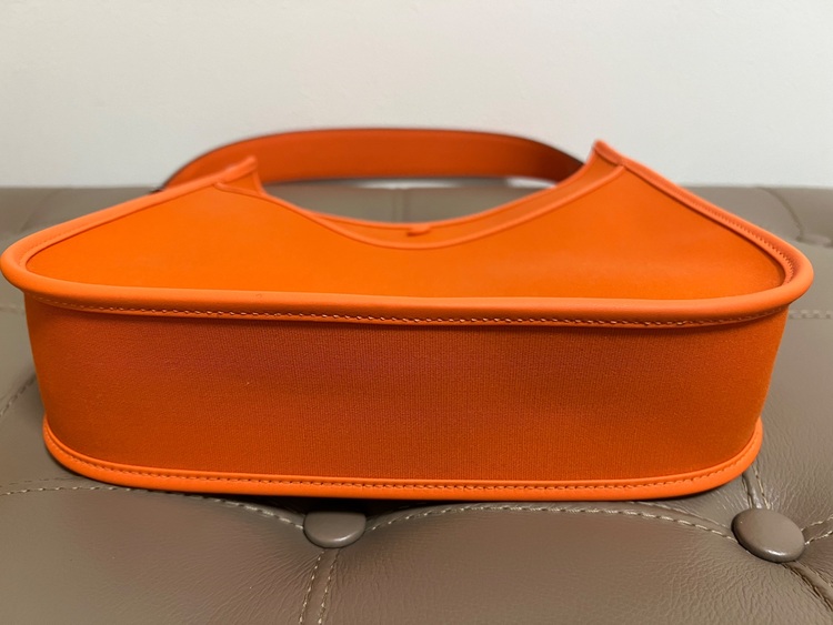 エルメス　ネオエブリン29（ブランドバッグ）の商品画像 - 査定依頼日：2025年8月10日 - 最高査定価格：330,000円