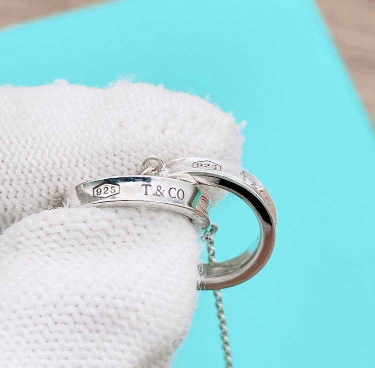 Tiffany インターロッキング ネックレス 4.5g（古着・ファッション）の商品画像 - 査定依頼日：2026年5月8日 - 最高査定価格：10,500円