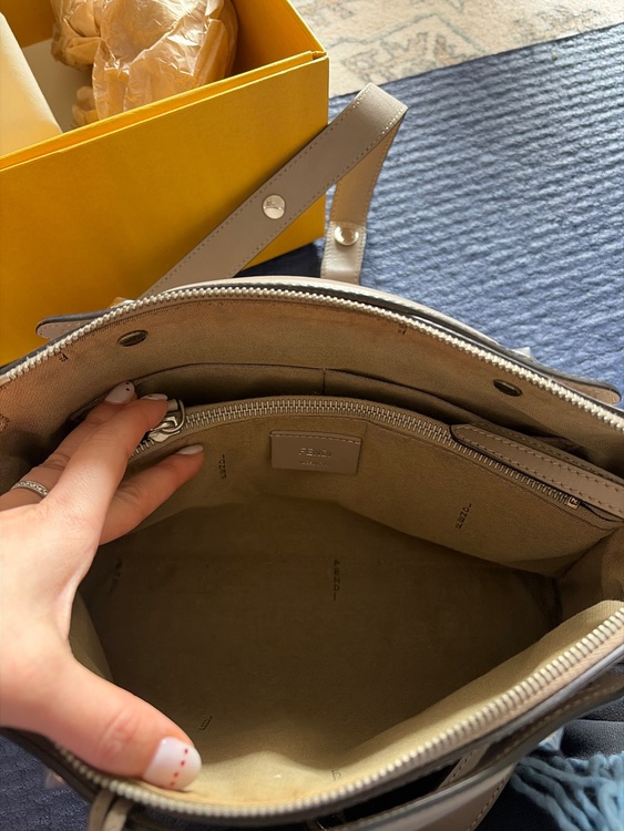 フェンディ  （ブランドバッグ）の商品画像 - 査定依頼日：2026年1月27日 - 最高査定価格：85,000円