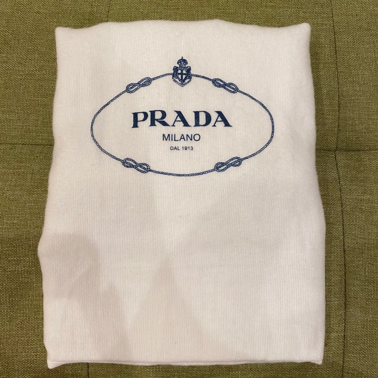 プラダ サフィアーノキュイール レザー 2WAYハンドバッグ ブラック 1BA2（ブランドバッグ）の商品画像 - 査定依頼日：2022年7月28日 - 最高査定価格：80,000円