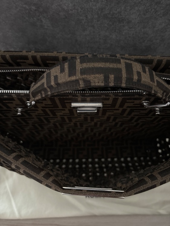 フェンディ  （ブランドバッグ）の商品画像 - 査定依頼日：2025年10月6日 - 最高査定価格：220,000円