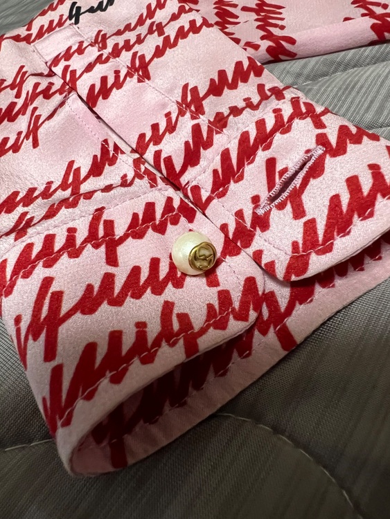 ブラウス（古着・ファッション）の商品画像 - 査定依頼日：2025年8月25日 - 最高査定価格：3,000円