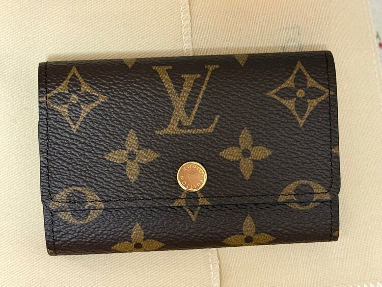 キーケース ミュルティクレ 6（ブランド財布・小物）の商品画像 - 査定依頼日：2025年4月10日 - 最高査定価格：25,000円