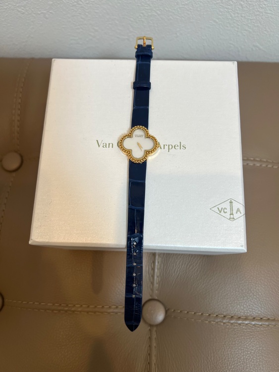 ヴァンクリーフアーパル（高級時計）の商品画像 - 査定依頼日：2025年9月20日 - 最高査定価格：720,000円