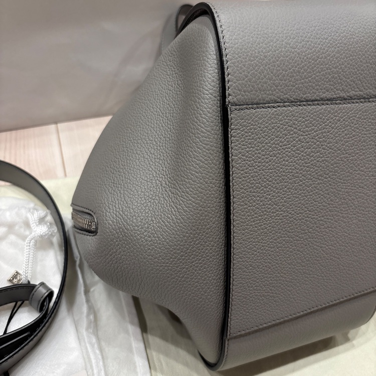 ロエベハンモック（ブランドバッグ）の商品画像 - 査定依頼日：2025年10月12日 - 最高査定価格：100,000円