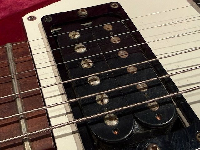 Flying V（ピアノ・楽器・PA機材）の商品画像 - 査定依頼日：2026年4月20日 - 最高査定価格：150,000円