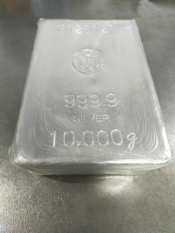 SILVER  10kg   G120121（金・貴金属）の商品画像 - 査定依頼日：2025年9月12日 - 最高査定価格：1,900,000円
