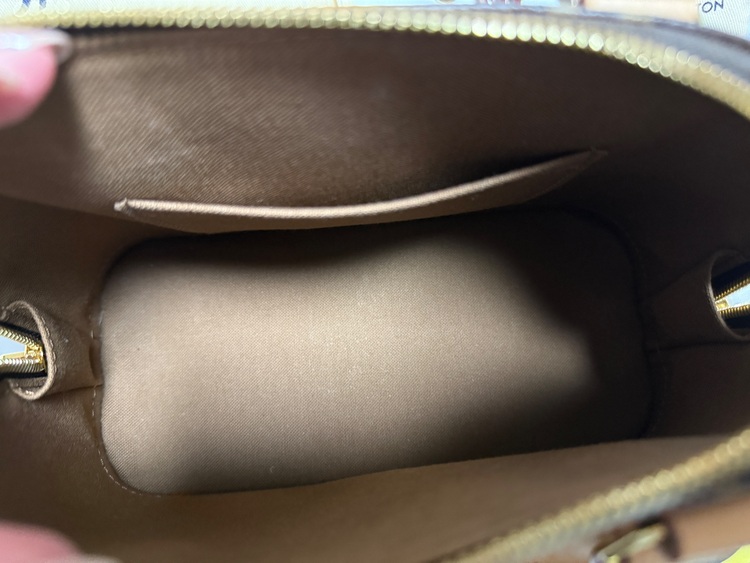 アルマbb（ブランドバッグ）の商品画像 - 査定依頼日：2025年11月15日 - 最高査定価格：120,000円