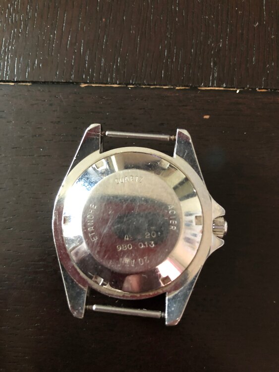 タグホイヤー その他 アンティークホイヤー　１９８３年　1000シリーズ　980.01（高級時計）の商品画像 - 査定依頼日：2025年2月3日 - 最高査定価格：45,000円